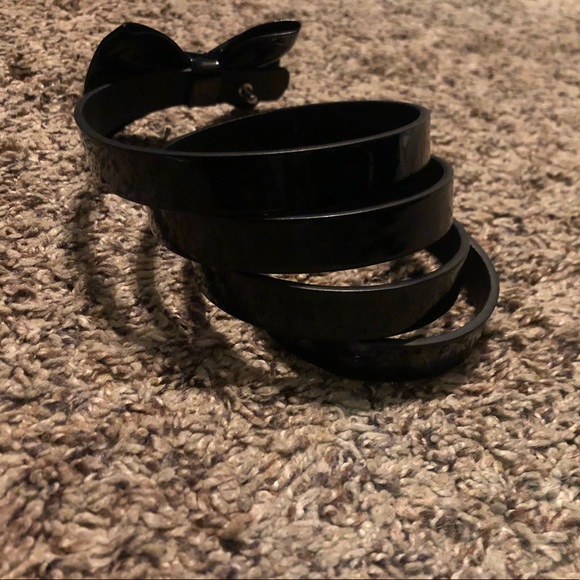 Wet Seal Set of Two Patent Bow Belts - Picture 6 of 11